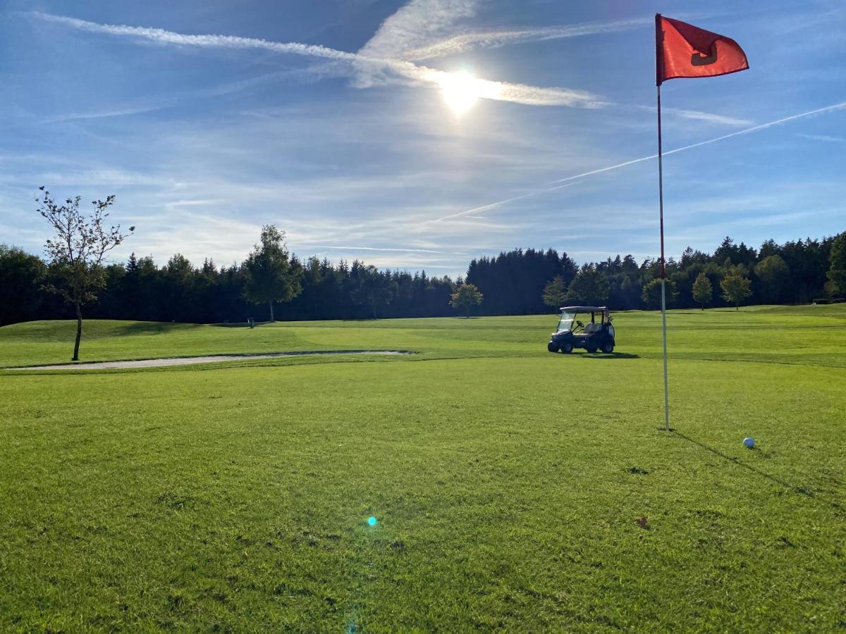 Barrierefreie Ferienwohnungen In Der Naehe Der Golf- Und Freizeitanlage Mudau Exterior foto